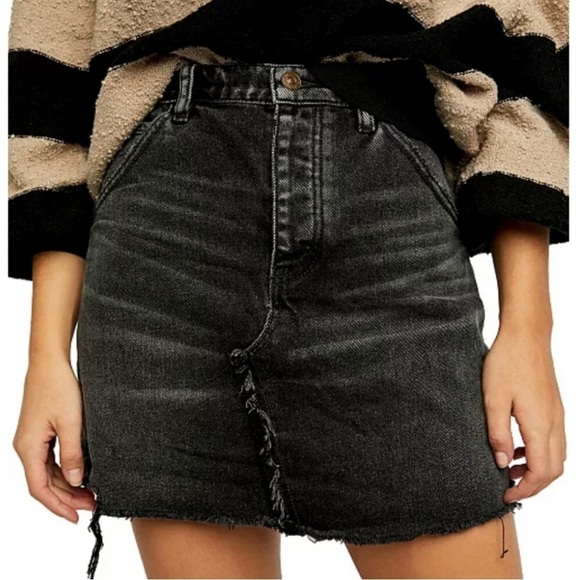 Free People We The Free Brea Cutoff Button Fly Denim Mini Skirt, Black - Size 28 - Picture 2 of 8
